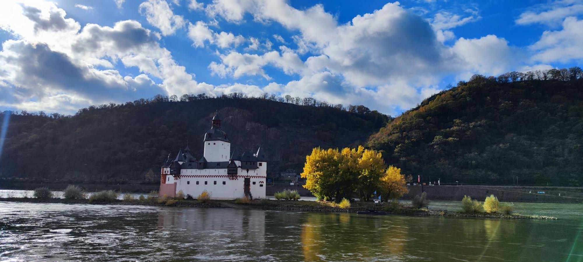 Gemuetliche Wohnung, Kueche, Bad, Netflix, Rheinblick Кауб Екстер'єр фото